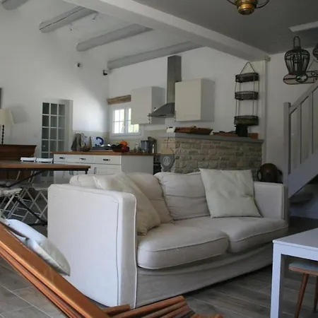 Grande Maison A A 500 M De La