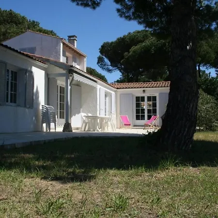 Grande Maison A A 500 M De La