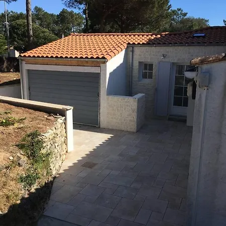 Grande Maison à à 500 M De La