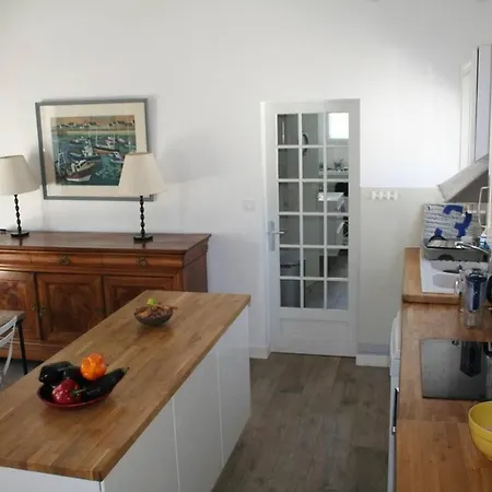 Grande Maison A A 500 M De La