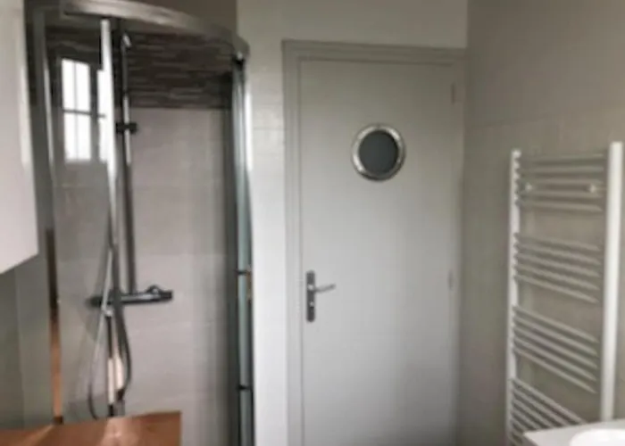 Grande Maison Familiale à - 500 M De La Surveillée Сasa de vacaciones