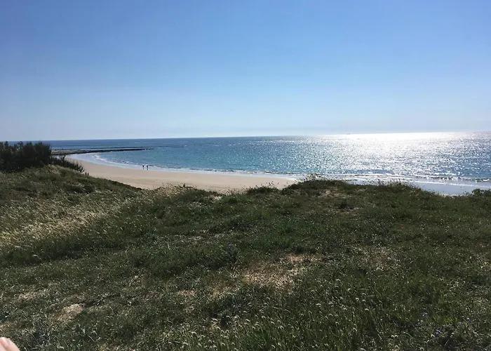 Grande Maison Familiale à - 500 M De La Surveillée